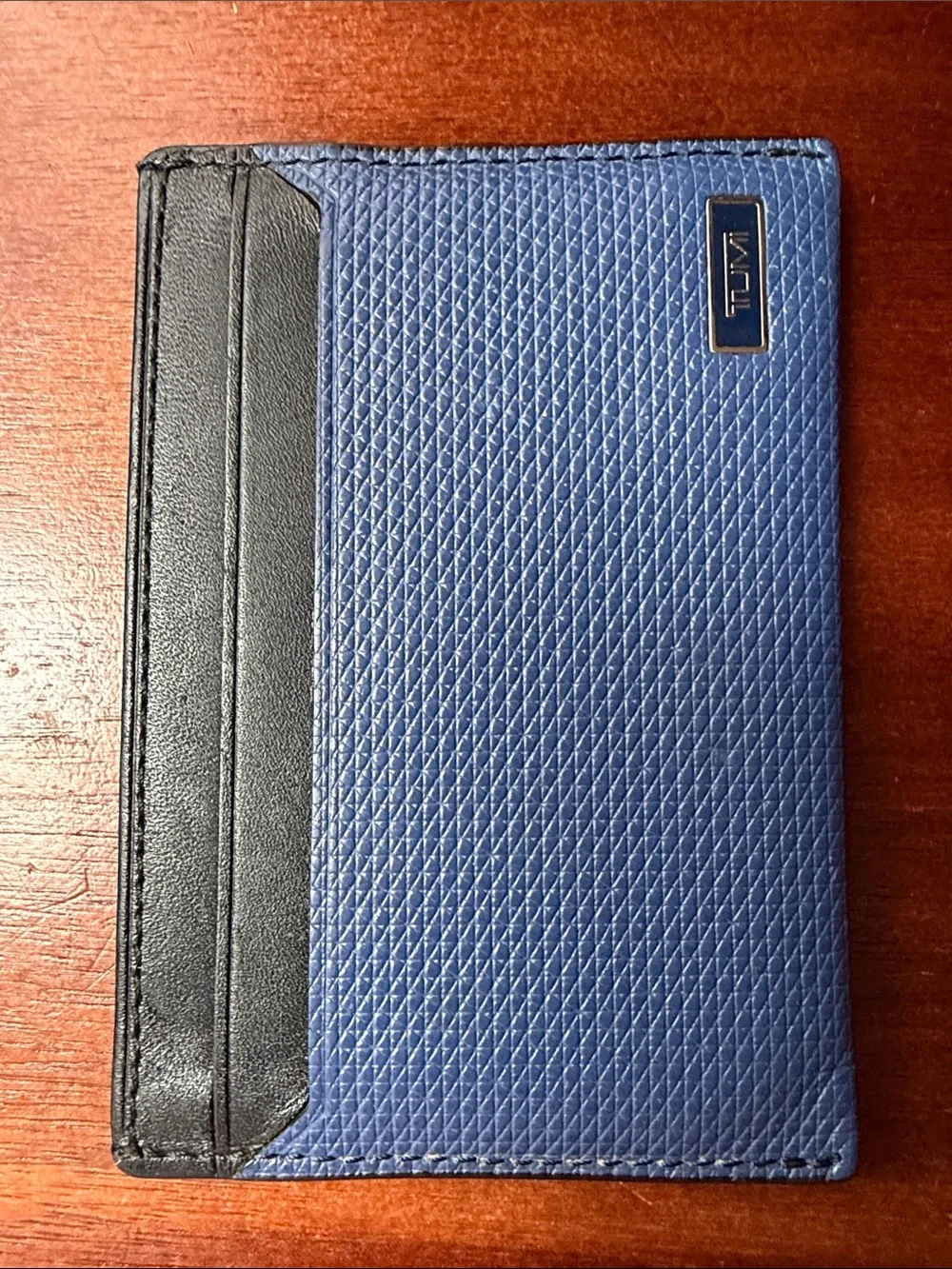 Tumi compact card